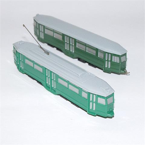 Straßenbahn-Großraumzug, grün/silbergrau