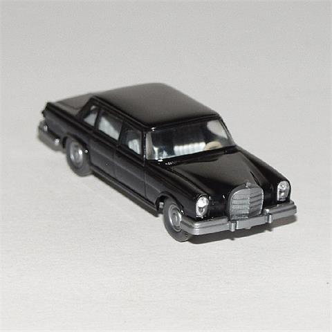 Mercedes 600, schwarz (mit Hutablage)