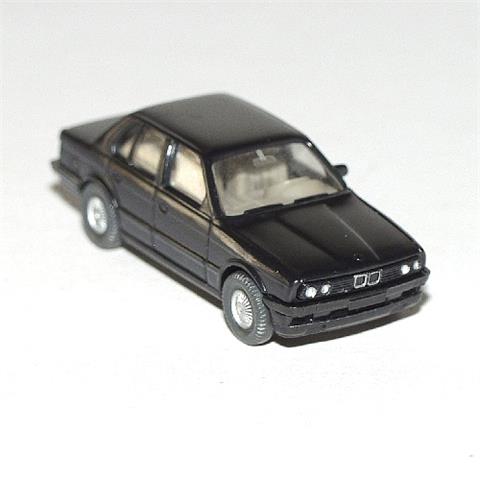 BMW 320i, schwarz