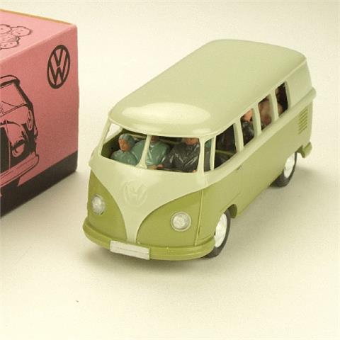VW-Bus (ab 1955), perlweiß/lindgrün (im Ork)