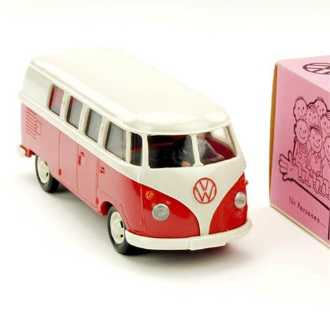 VW Bus (Typ 3), braunweiß/rosé (im Ork)