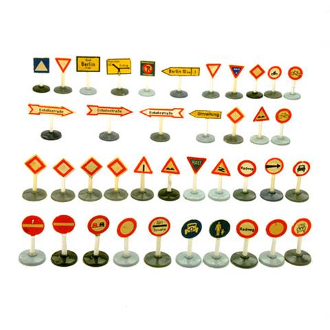 Konvolut 39 Verkehrszeichen (Typ 1)