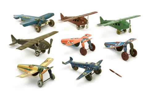 Diverse - Konvolut 8 Penny Toy-Flugzeuge