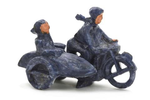 Motorradfahrer mit Beiwagen, misch-blau